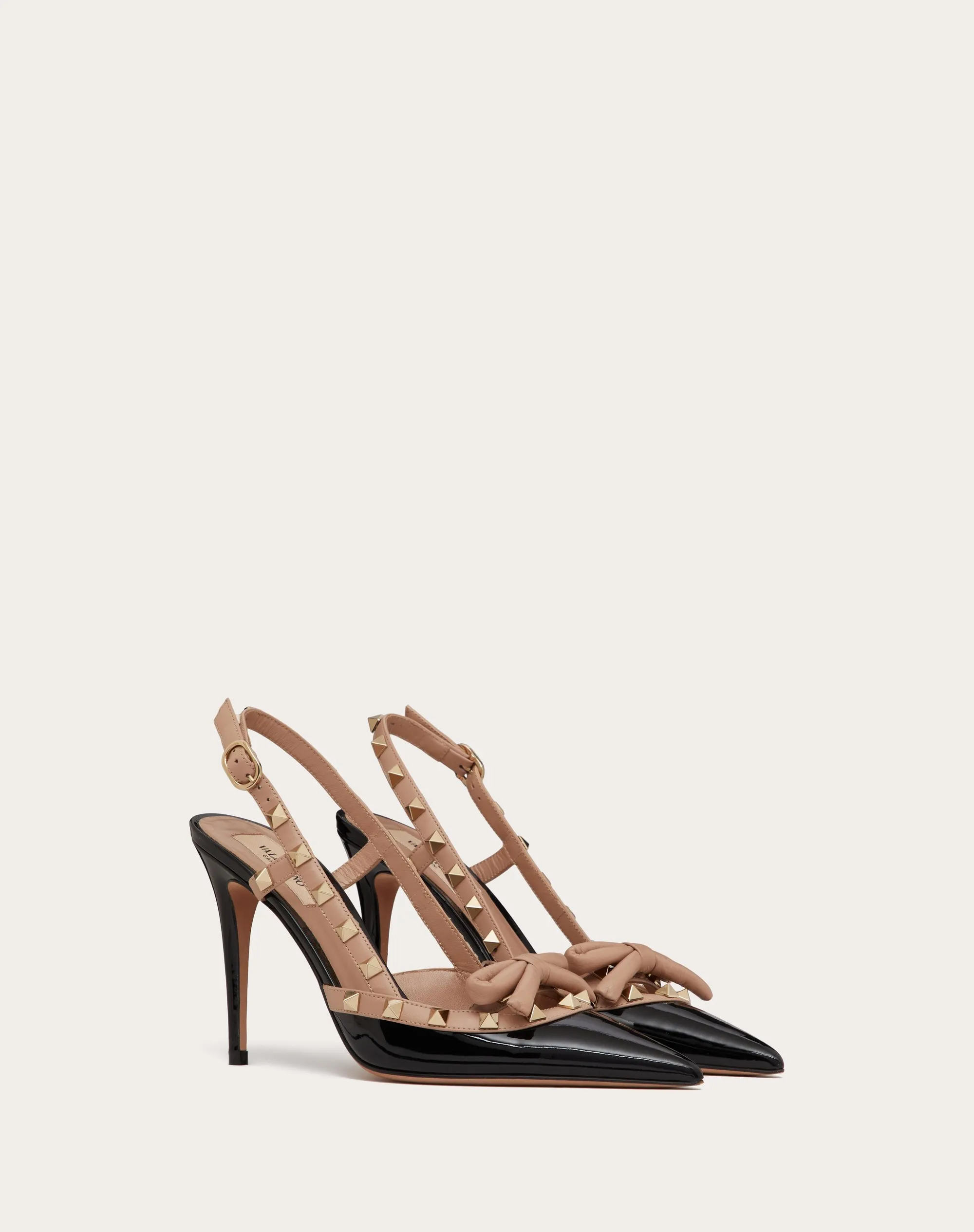 DÉCOLLETÉ SLINGBACK ROCKSTUD BOW IN VERNICE 100MM