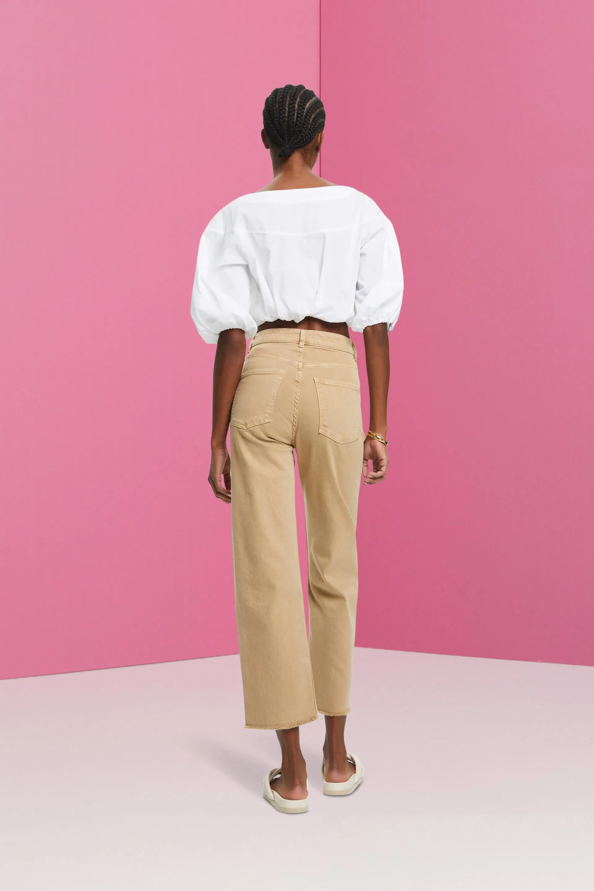 Pantaloni a vita alta e gamba dritta